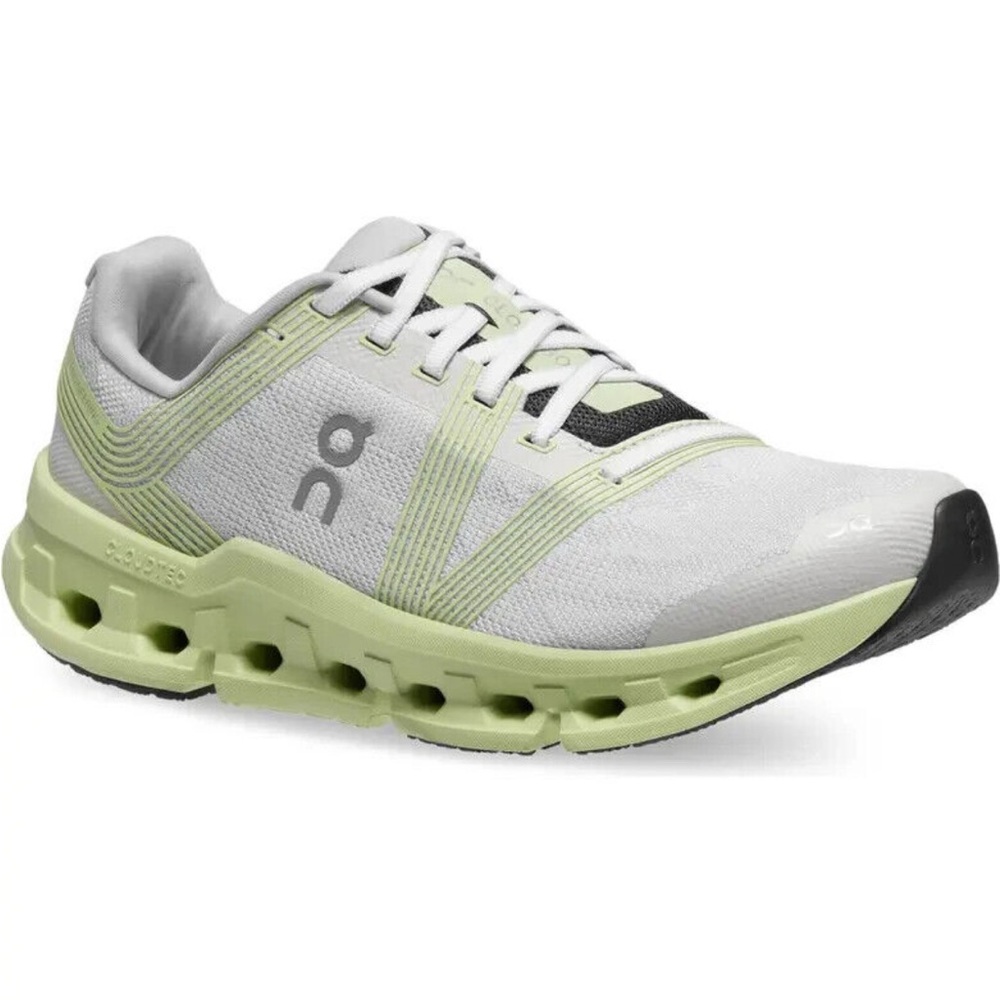 On Cloud Women’s Running Shoes